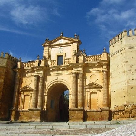 Pablo Neruda Tourist Home Carmona  Exterior foto